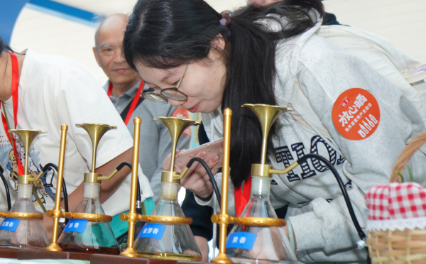 “放心晒·用户主题日”活动在佛山举办：搭建消费者需求直达机制 以“用户共治”促进行业健康化升级